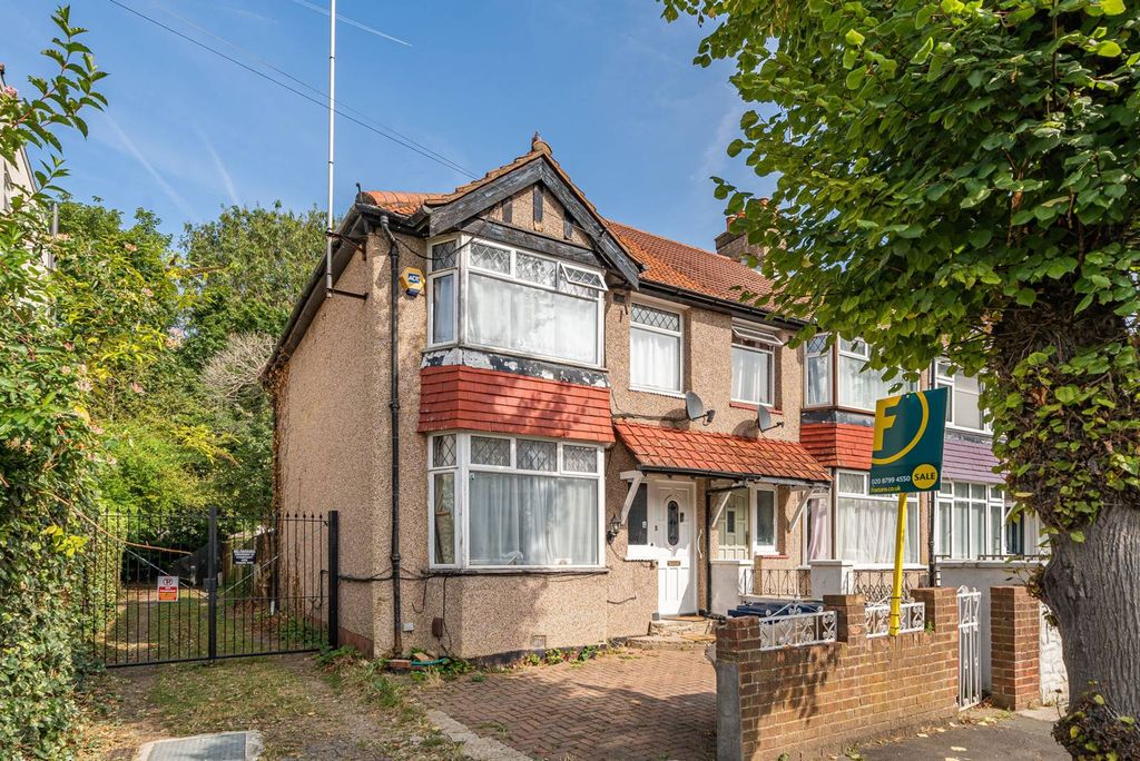 Property photo 2 of 12