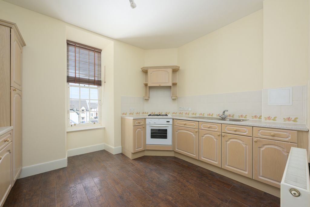 Additional image 8 of 3 bed flat for sale11 Craigflower House, Torryburn KY12