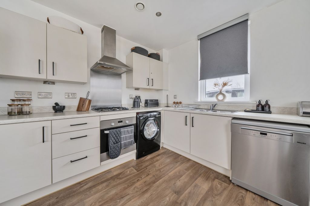 Property photo 2 of 13 Kitchen/Lounge/Diner