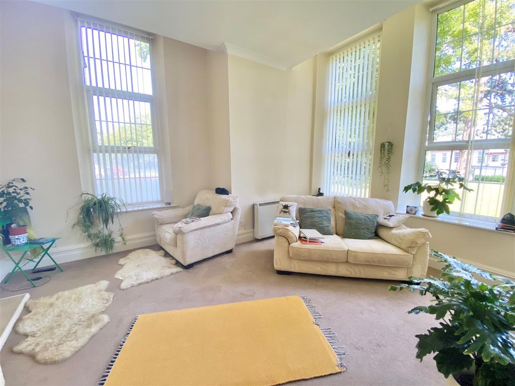 Property photo 3 of 9