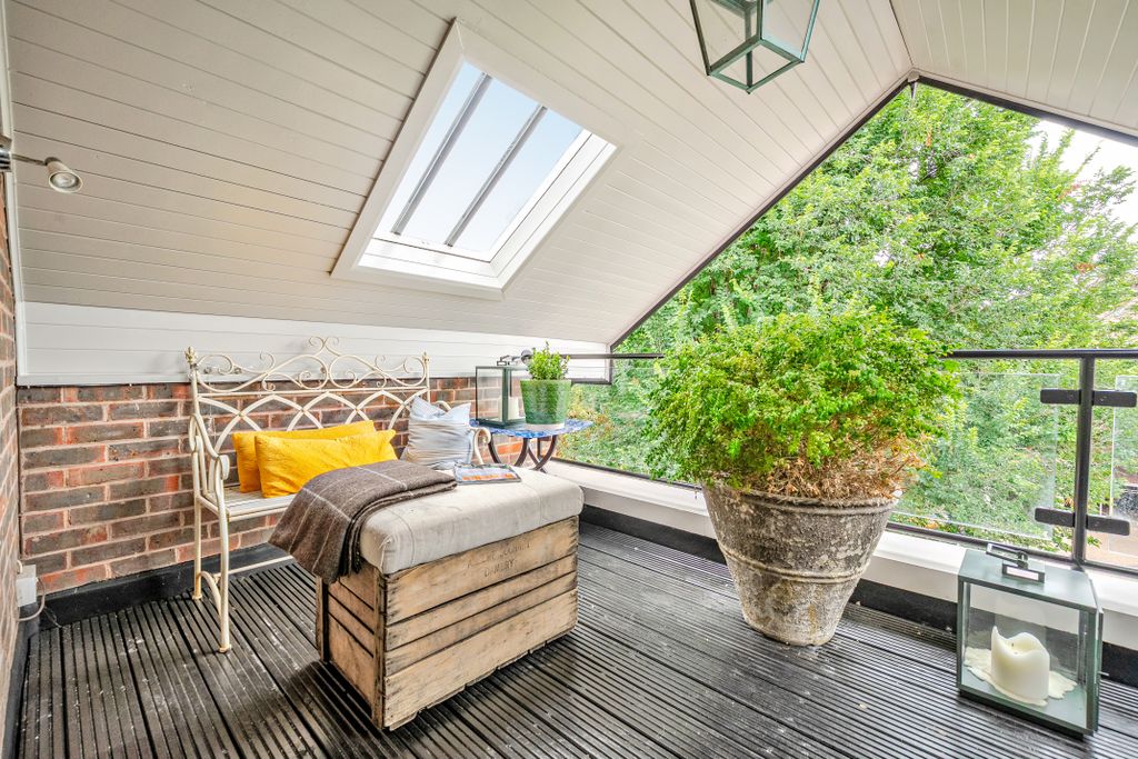 Property photo 2 of 15