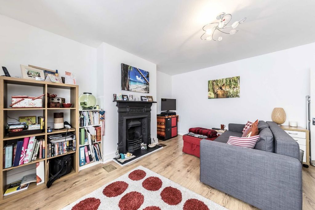 Property photo 2 of 6