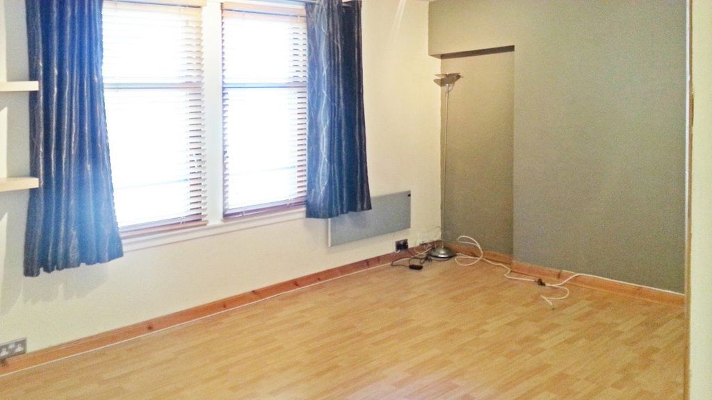 Property photo 2 of 6
