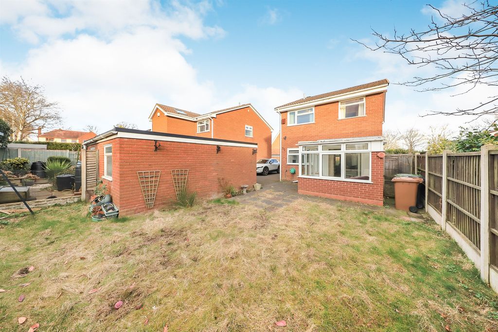 Property photo 2 of 17
