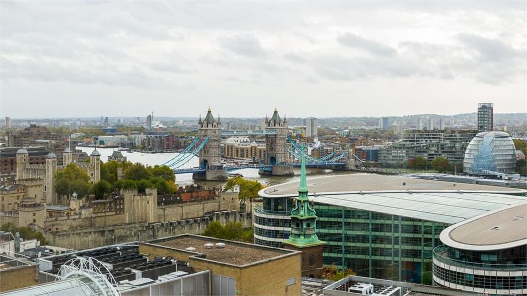 Property photo 1 of 11 Serviced Office, Minster Court, London - Ec3R|