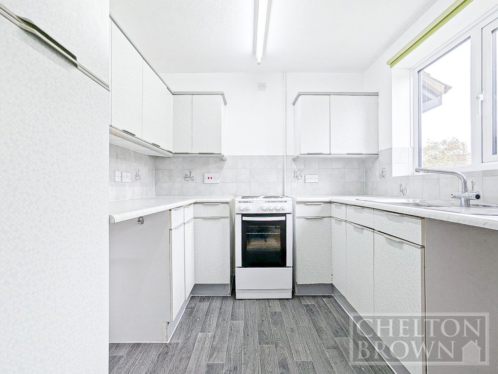 Property photo 2 of 21 Kitchen