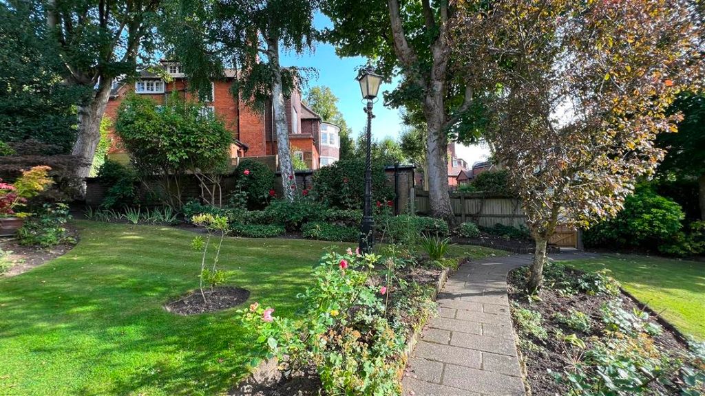 Property photo 2 of 9