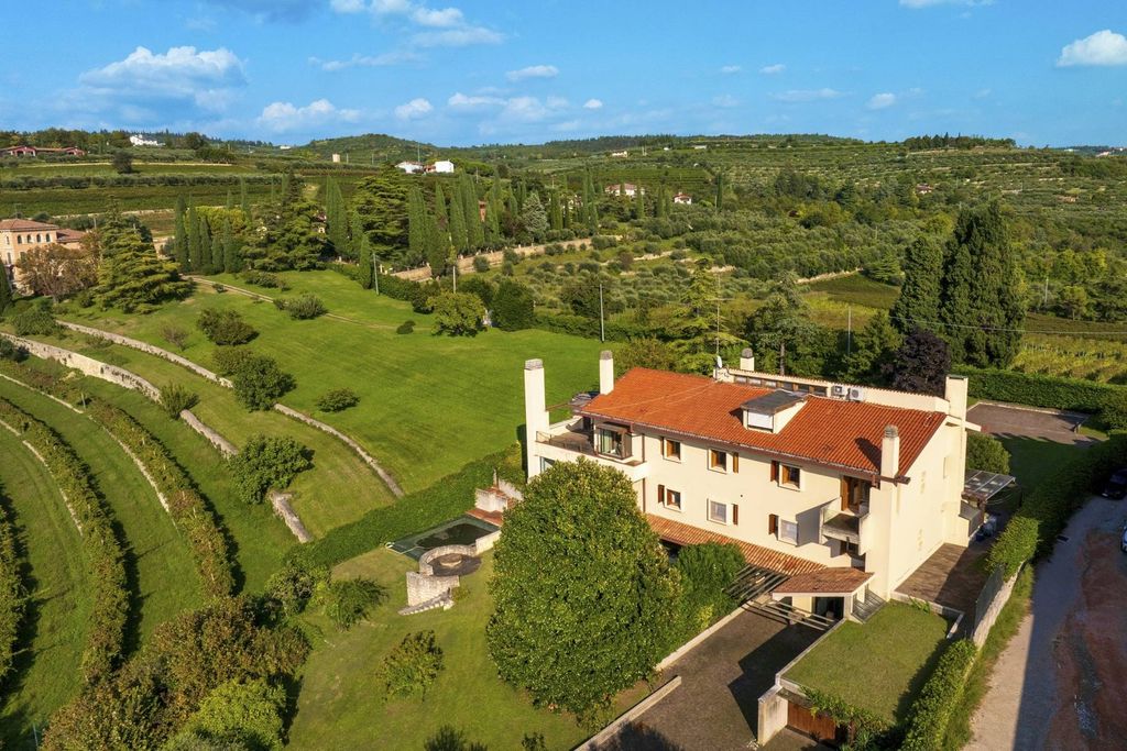 Property photo 1 of 29