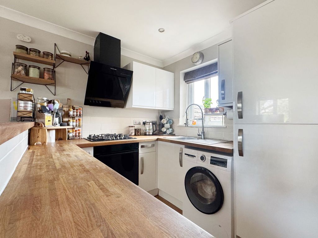 Property photo 3 of 20