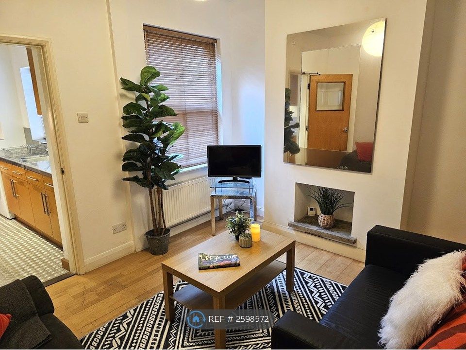 Property photo 2 of 14 Living Room