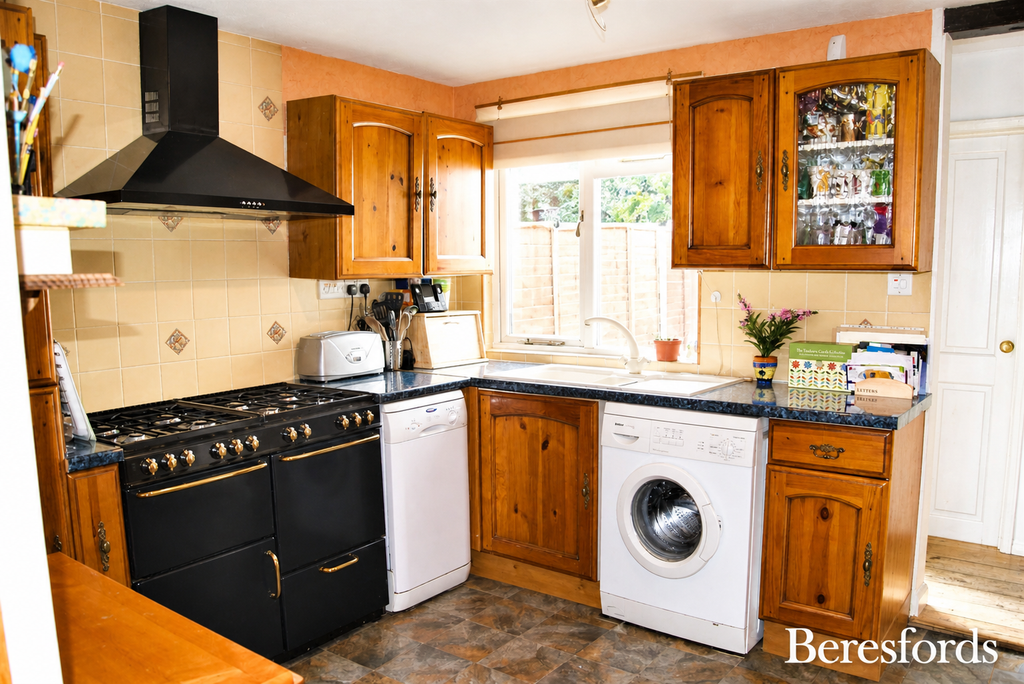 Property photo 3 of 5 Kitchen