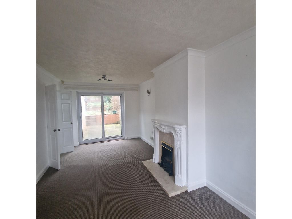 Property photo 2 of 7 Living Room