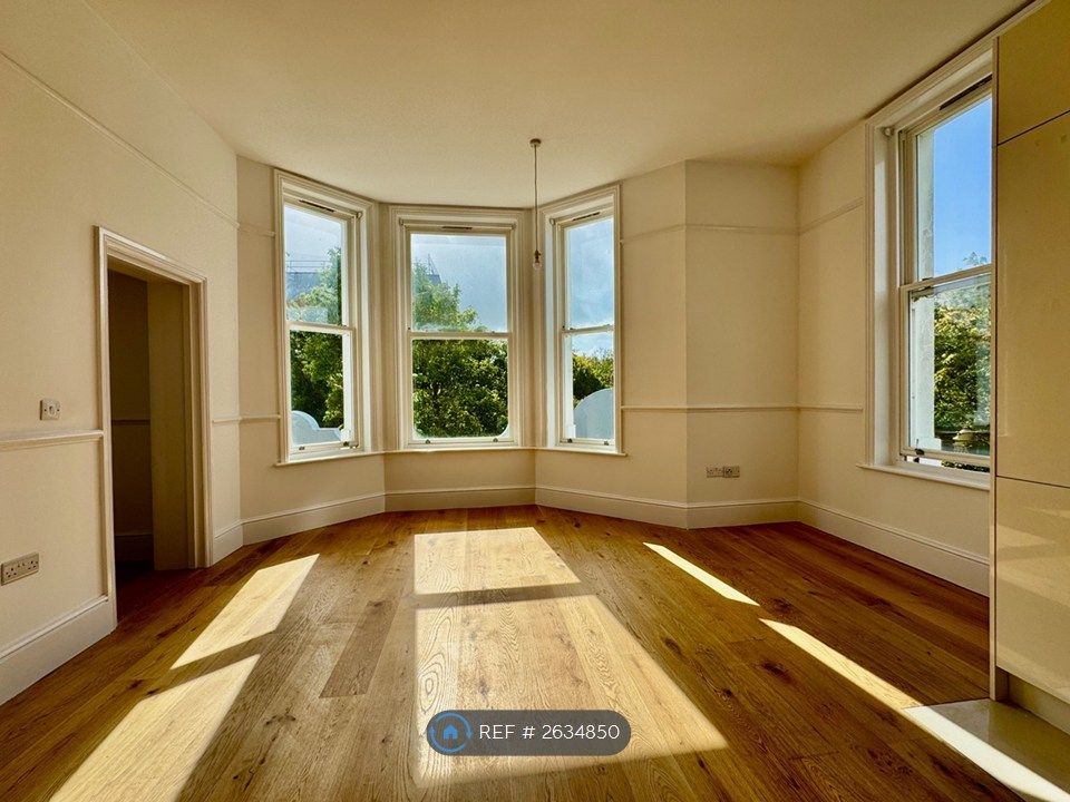 Property photo 1 of 13 Open Plan Living Room And Kitchen