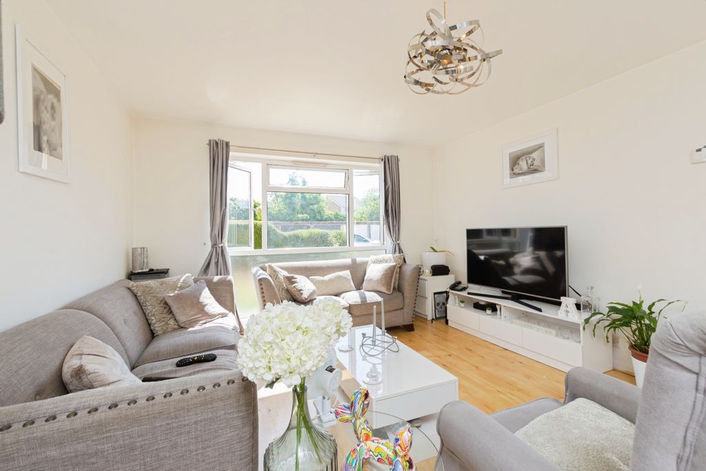 Property photo 3 of 19