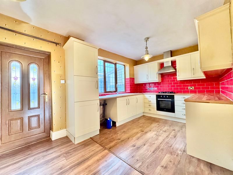 Property photo 3 of 14 Kitchen