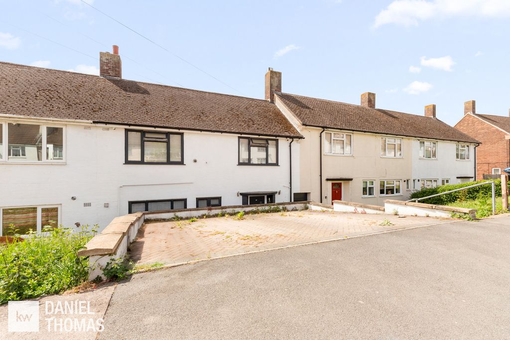 Property photo 1 of 30