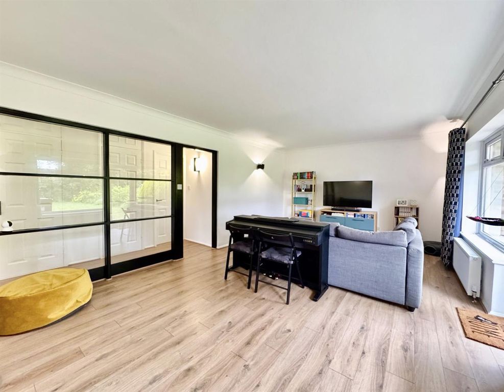 Property photo 3 of 18