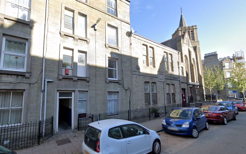 Property photo 1 of 7 14 Park Avenue