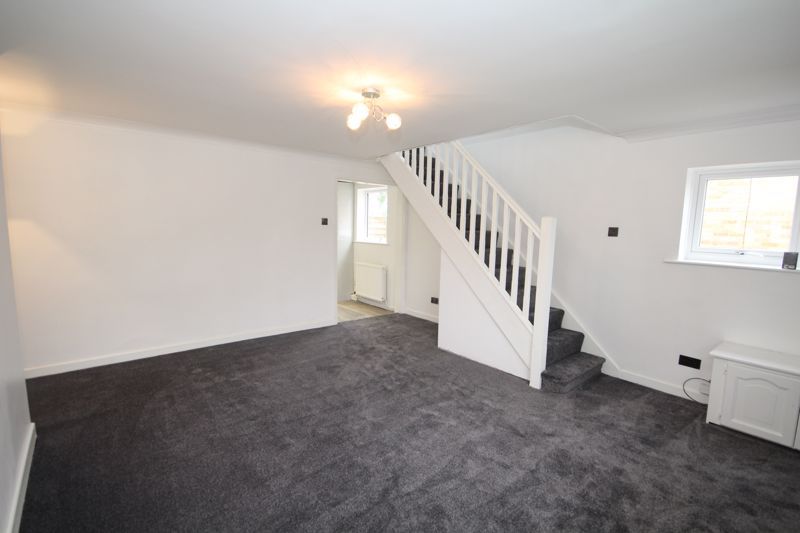 Property photo 2 of 15 Lounge