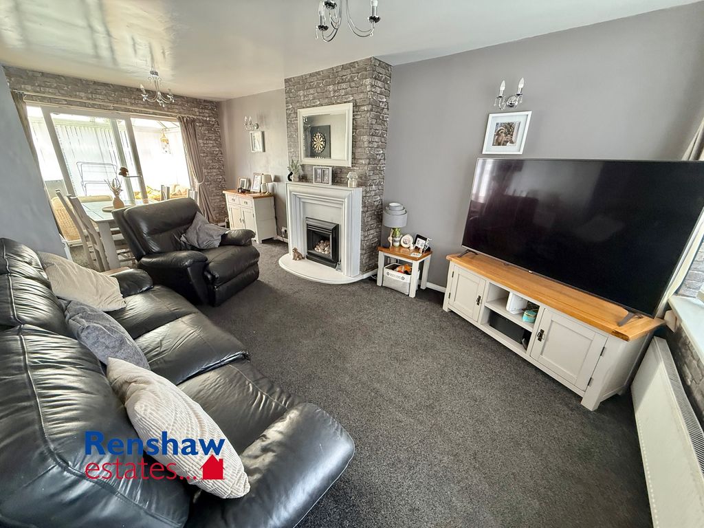 Property photo 2 of 12 L (1)