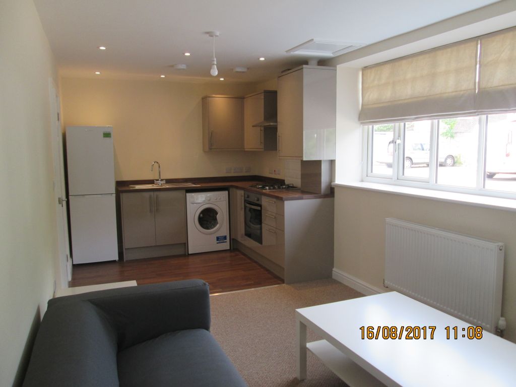 Property photo 1 of 8 Lounge/Kitchen Area