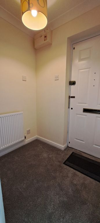 Property photo 2 of 16 Entrance Hall