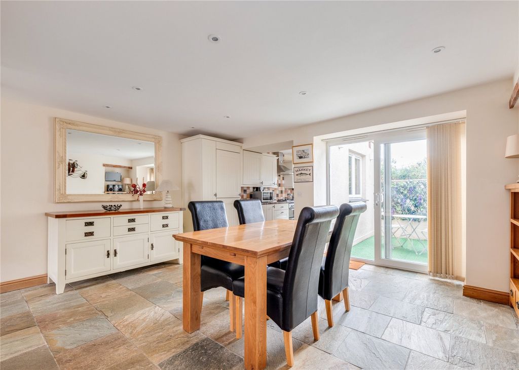 Property photo 3 of 15 Dining Area