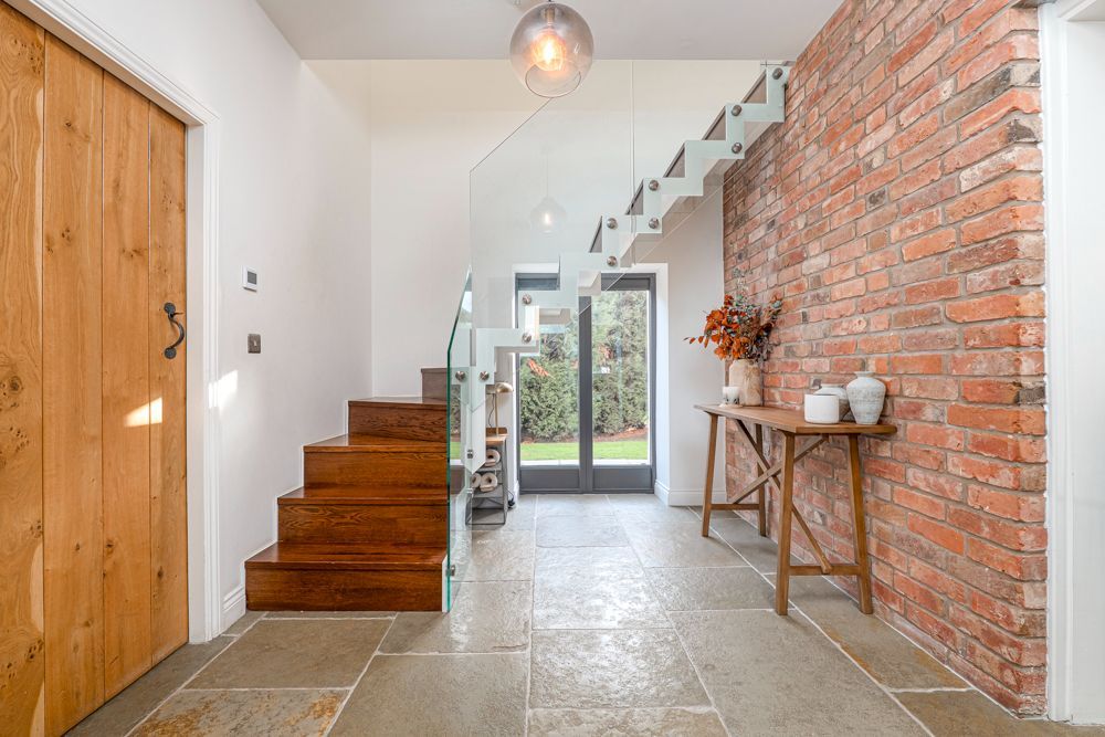 Property photo 2 of 52