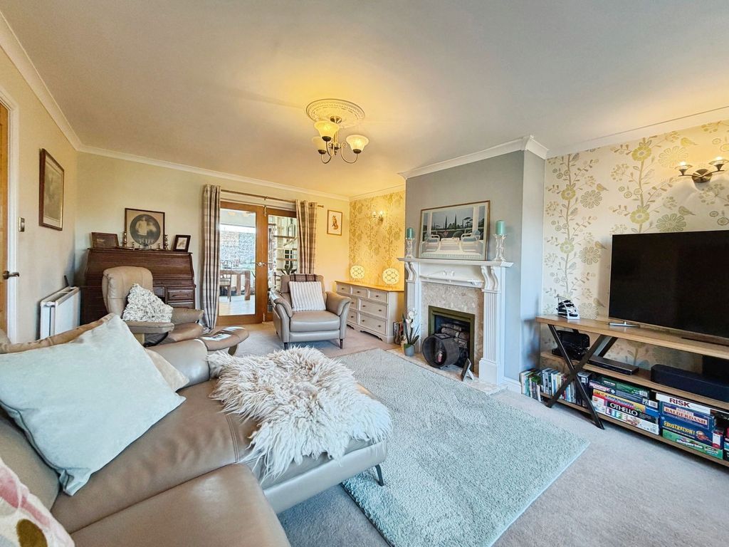 Property photo 3 of 32