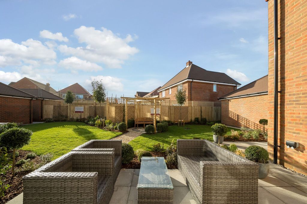 Property photo 2 of 14