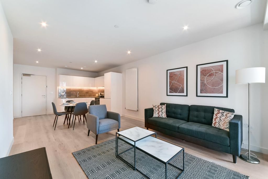 Property photo 3 of 9