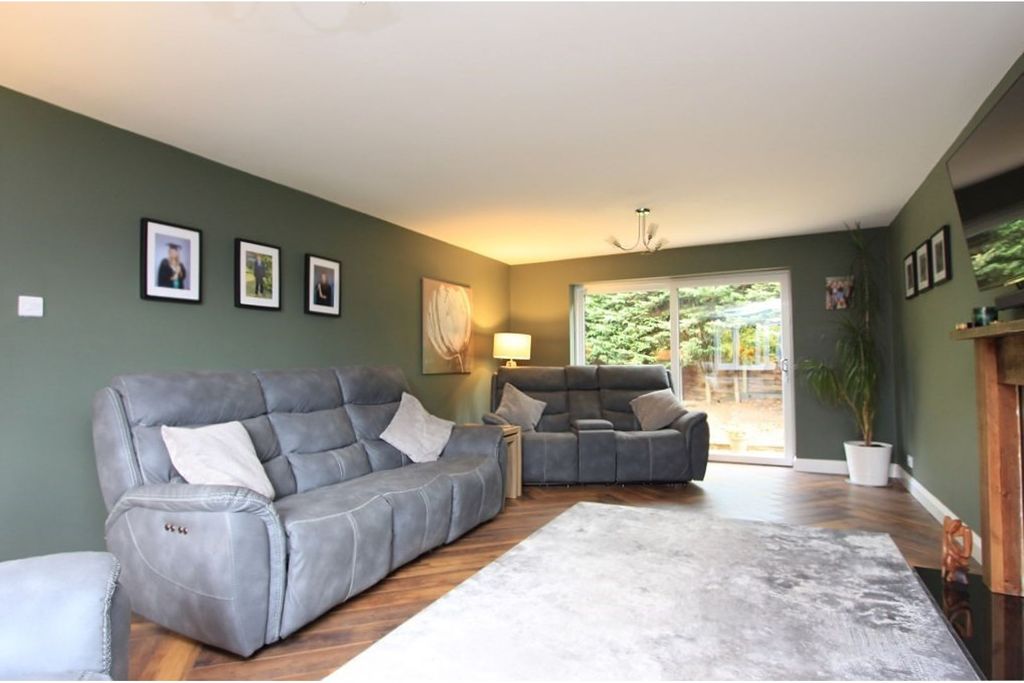 Property photo 2 of 15 Lounge