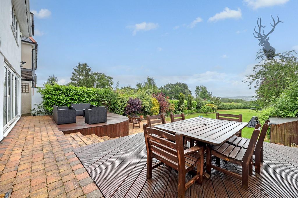 Property photo 3 of 34