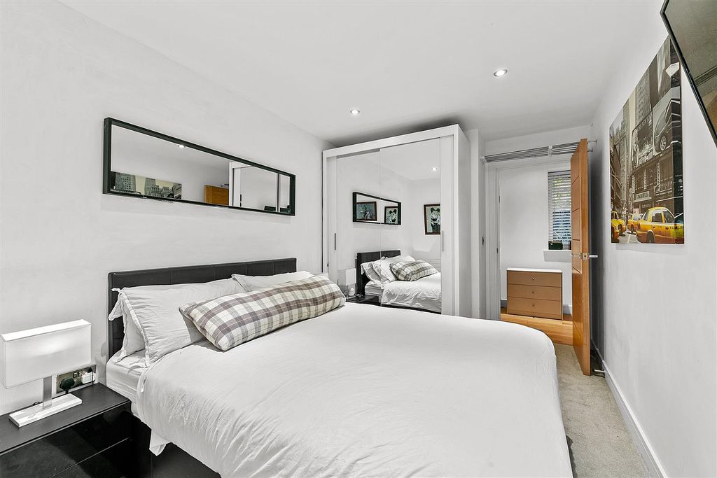 Additional image 8 of 2 bed flat for saleStation Road, Hampton TW12