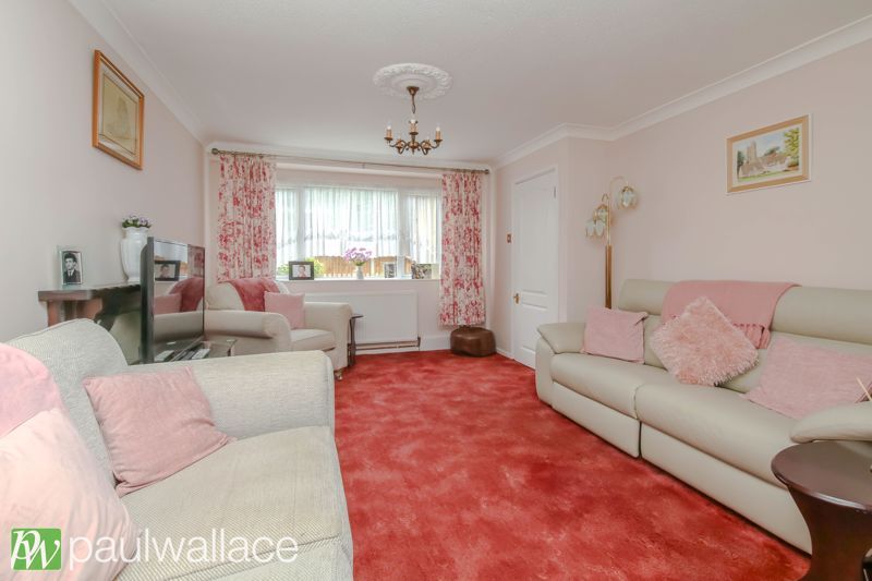 Property photo 2 of 11 Lounge