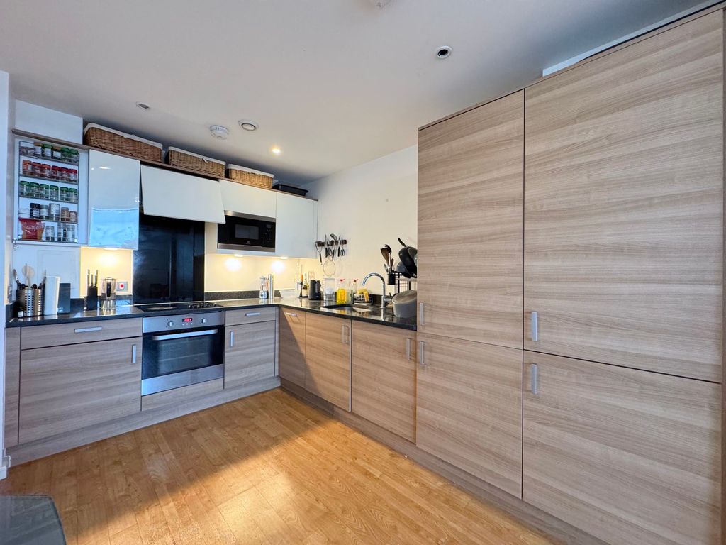 Property photo 2 of 10 Kitchen