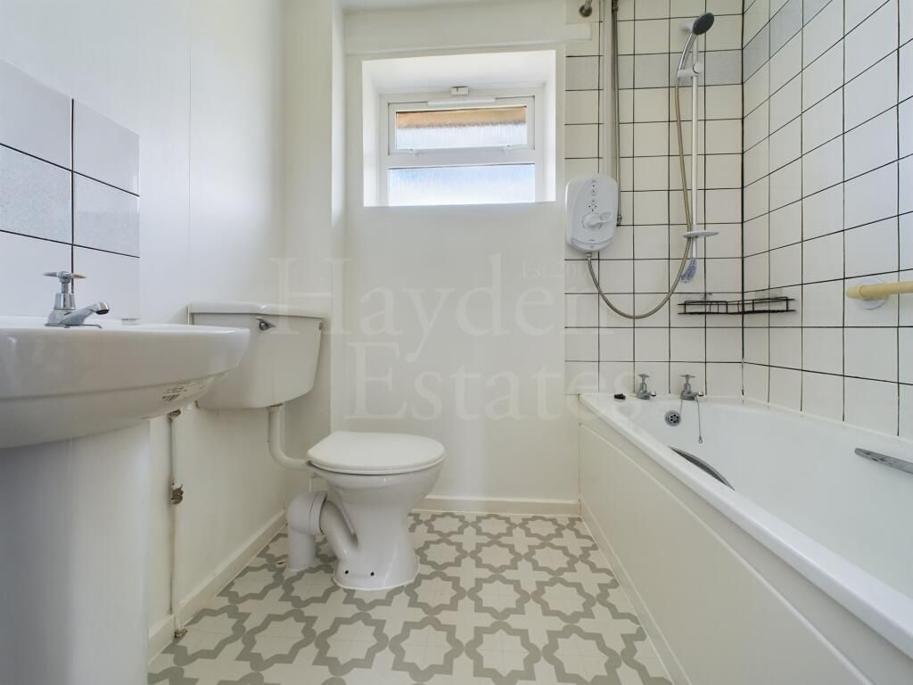 Additional image 8 of 2 bed semi-detached bungalow to rentKidderminster DY14