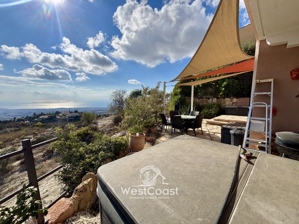 Property photo 2 of 28