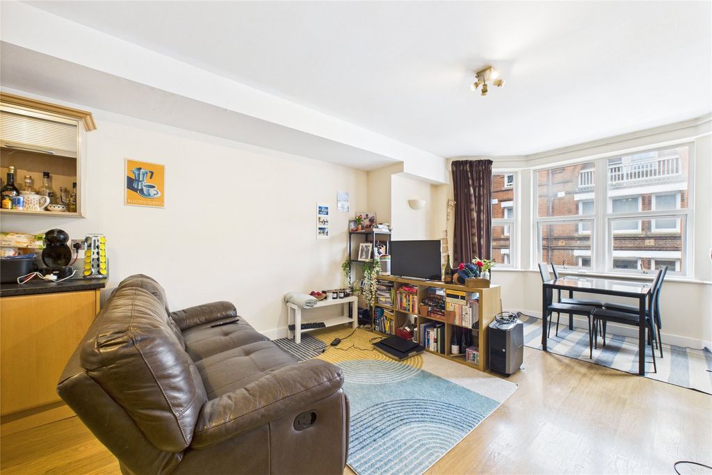 Property photo 3 of 6 Picture No. 05