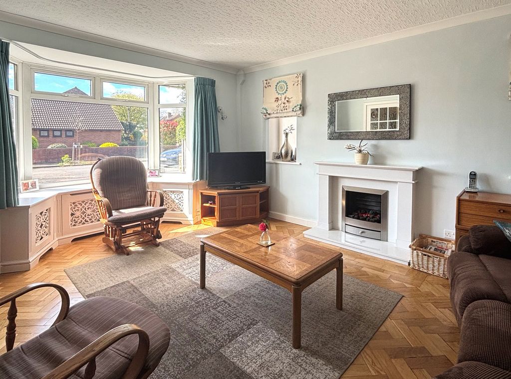 Property photo 2 of 19 Sitting Room 2