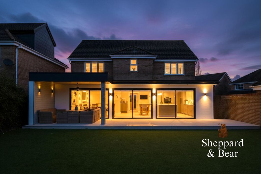 Property photo 1 of 61 0005-Vicarage-Court,-Marshfield,-Cf0003-0002Na-008