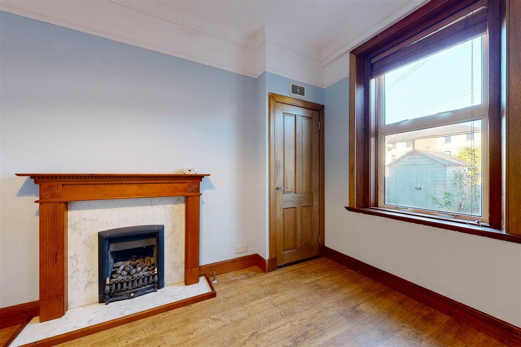 Property photo 3 of 21 S003.Jpg
