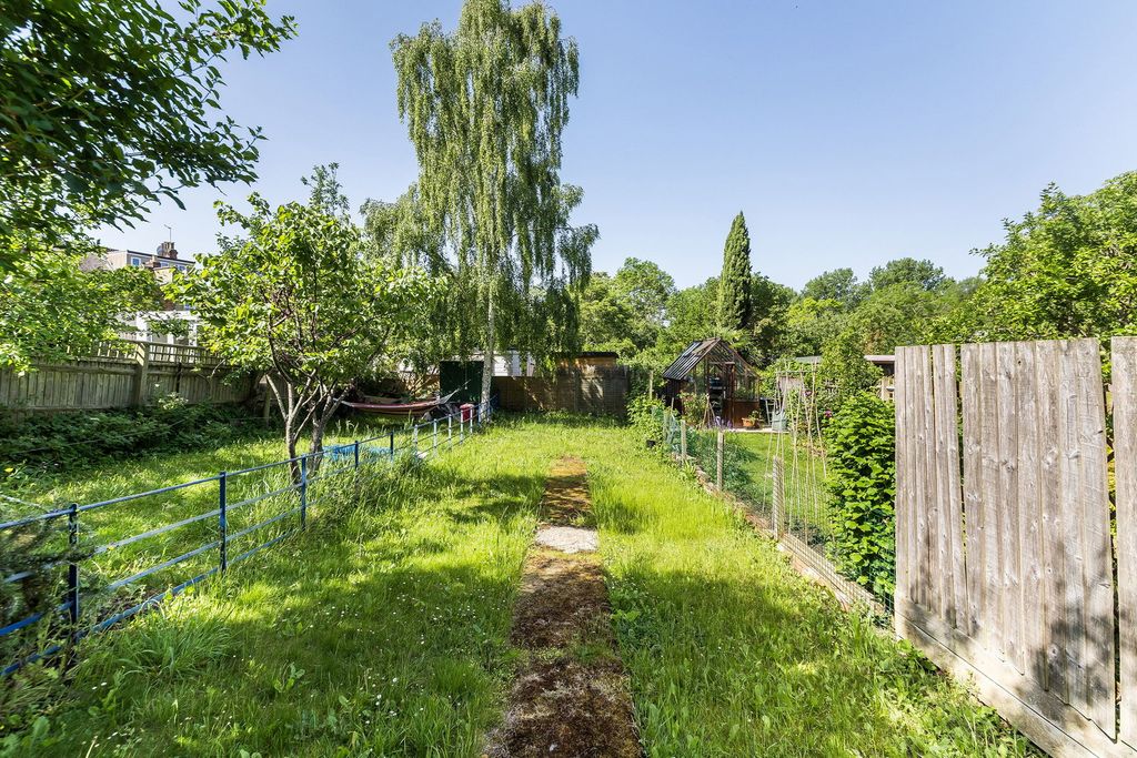 Property photo 3 of 19