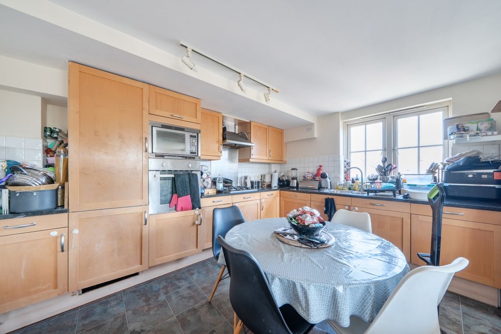 Property photo 2 of 14 1438525-4-69d6450...