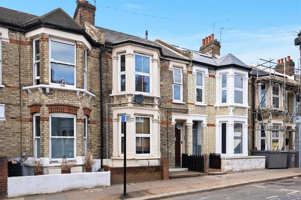 Property photo 1 of 11 Daniels_15B, College Road London Nw10_011.Jpg