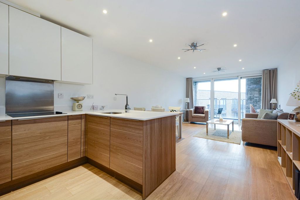 Property photo 1 of 17 6Zg32Cda