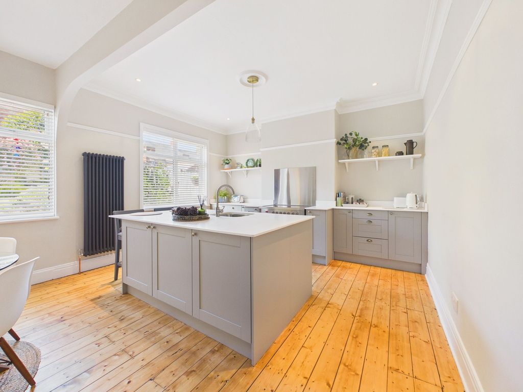 Property photo 1 of 12 Dining Kitchen