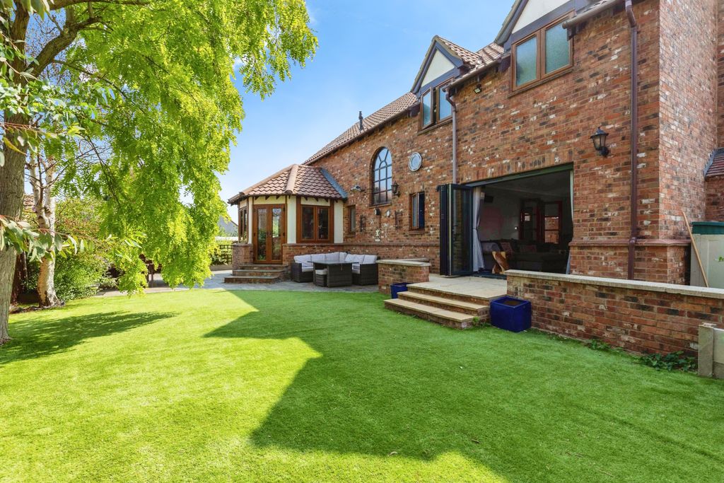 Property photo 1 of 28 Img_8086