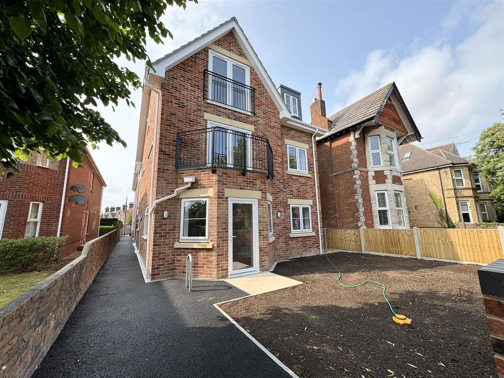 Property photo 1 of 7 Img_2743.Jpg