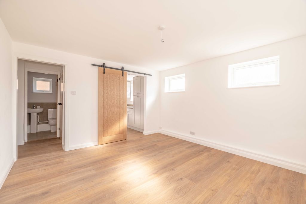 Property photo 2 of 8 Cp11 (3 Of 9)